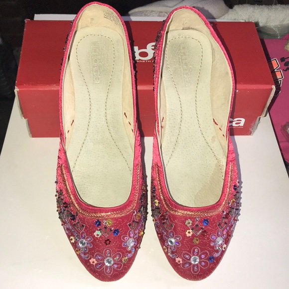 Women’s Satin Embellished Shoes - Picture 1 of 8